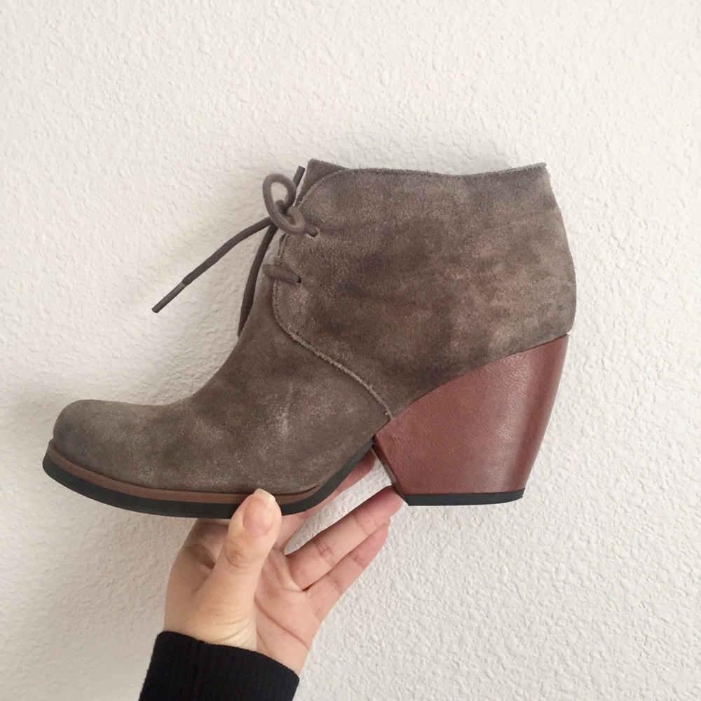 👢 Ladies Kork Ease Leather Booties 👢